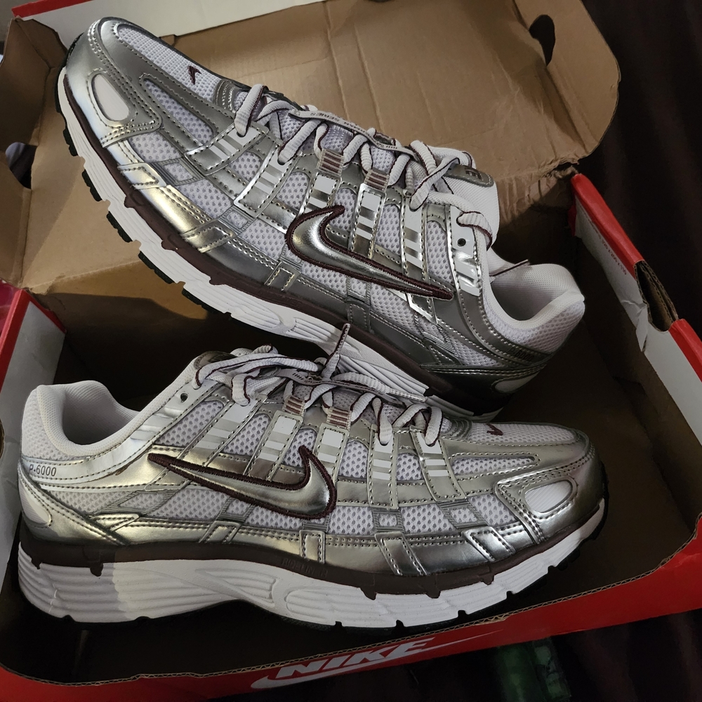 Nike Metallic Silver and White Running Shoes